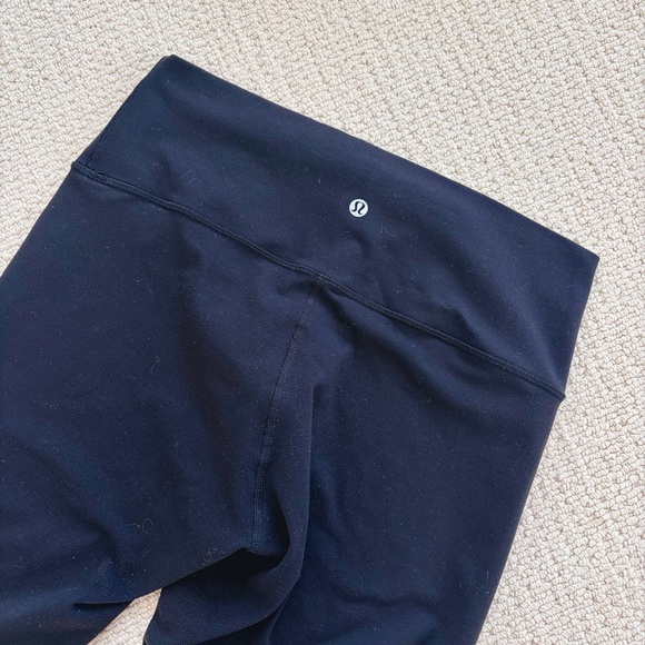 Women’s Size 10 Lululemon Black Wunder Under High-Rise Tight 25" - Picture 4 of 8